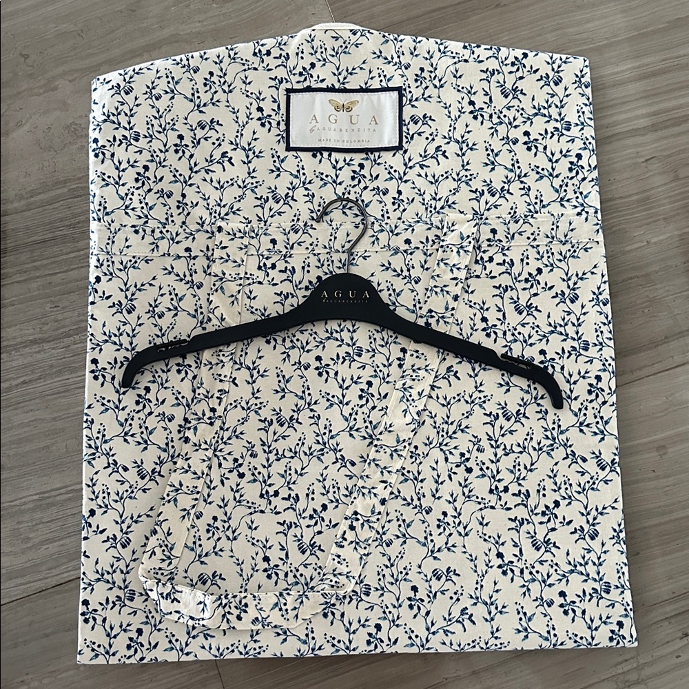 Agua bendita garment bag